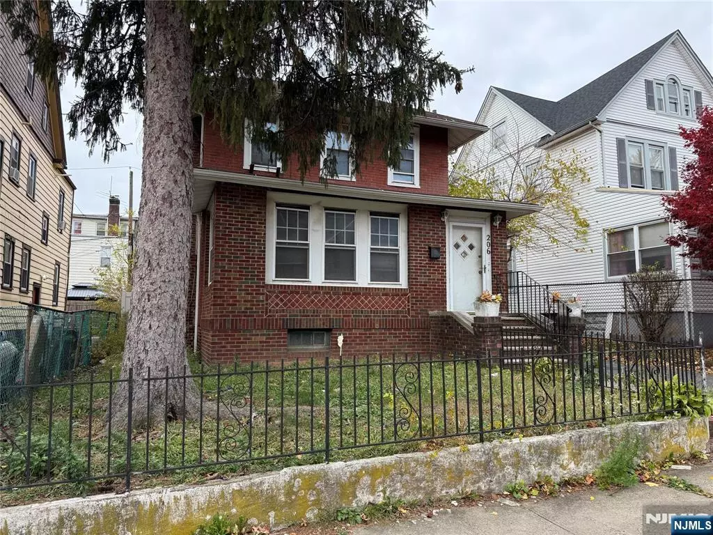 Newark, NJ 07112,206 Weequahic AVE