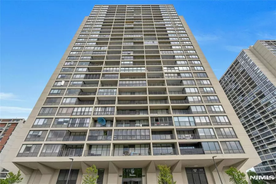 6 Horizon RD #411, Fort Lee, NJ 07024