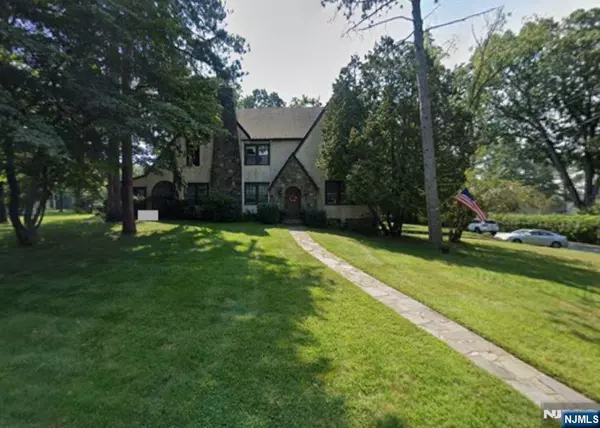 26 Wayne ST, Montvale, NJ 07645