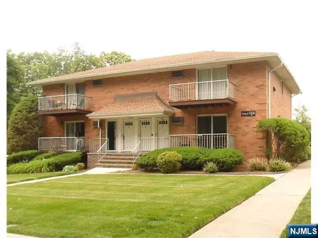 Midland Park, NJ 07432,15 Cottage ST #Bldg 19 - Un