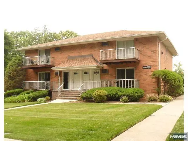 Midland Park, NJ 07432,15 Cottage ST #Bldg 19 - Un