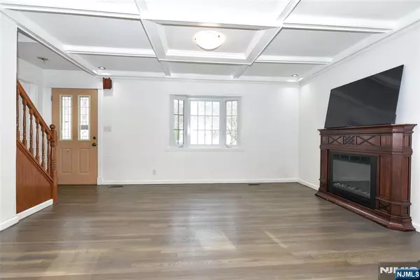 Ridgewood, NJ 07450,660 Arcadia RD