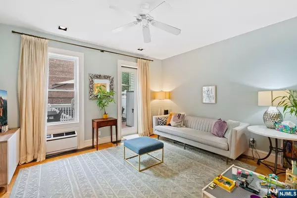 Jersey City, NJ 07306,65 Van Reipen AVE