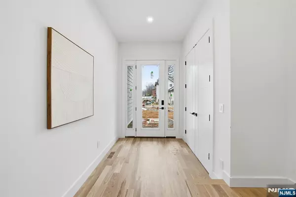 Demarest, NJ 07627,3 Cedar CT