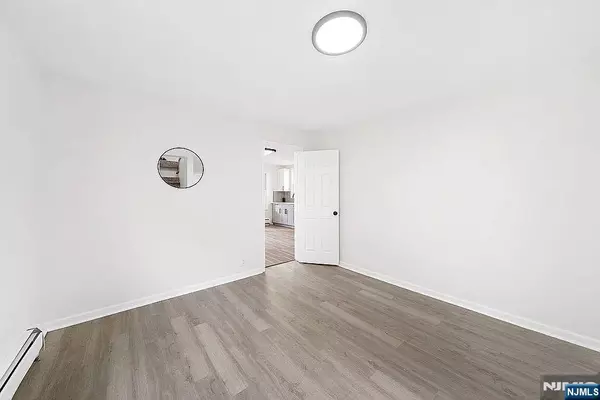 Elizabeth, NJ 07206,334 Pine ST