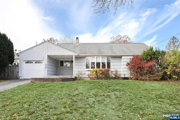 608 Fermery DR, New Milford, NJ 07646