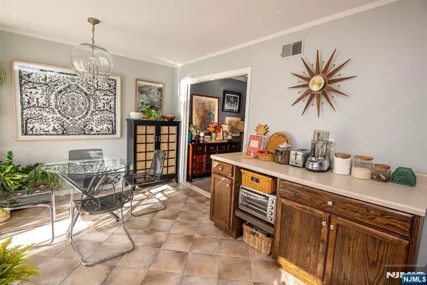 Bergenfield, NJ 07621,96 Porter AVE