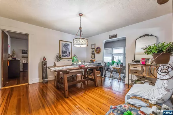 Emerson, NJ 07630,87 Palisade AVE