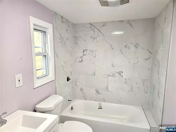 Union City, NJ 07087,707 Sip ST