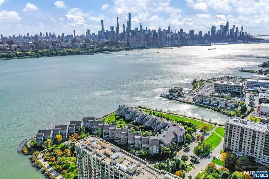 14A Riverview #14A, North Bergen, NJ 07047