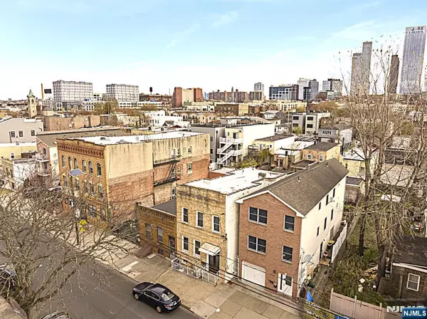 Jersey City, NJ 07306,12 Wright AVE