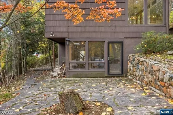 West Orange, NJ 07052,45 Greenwood AVE