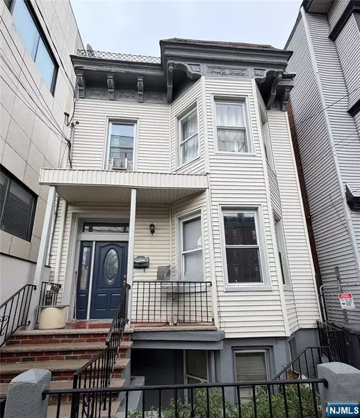 2808 Palisade AVE, Weehawken, NJ 07086