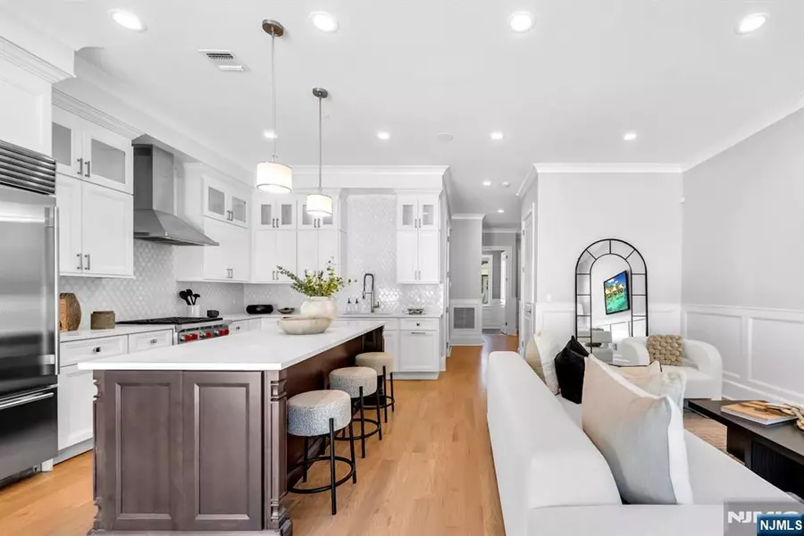 12 Gabriel CT #12, Paramus, NJ 07652