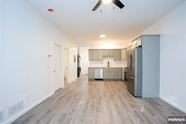 Paterson, NJ 07524,40 N York ST