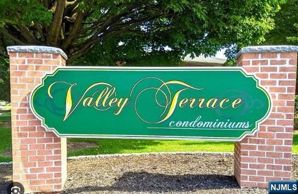 49 Hinchman AVE, Wayne, NJ 07470