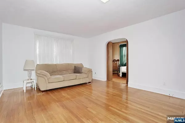 Dumont, NJ 07628,135 Linden AVE