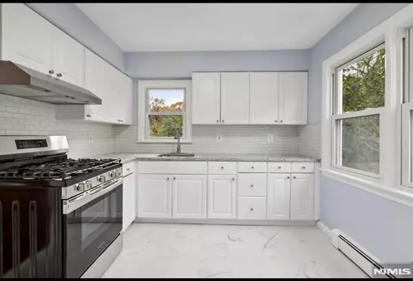 Maywood, NJ 07607,162 E Fairmount AVE #2