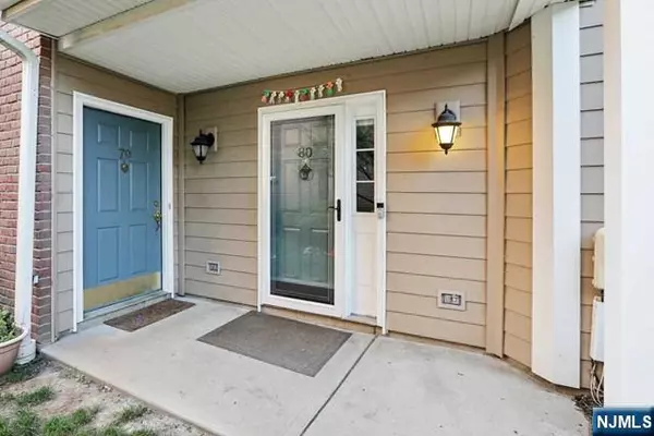 Guttenberg, NJ 07093,80 Lydia DR