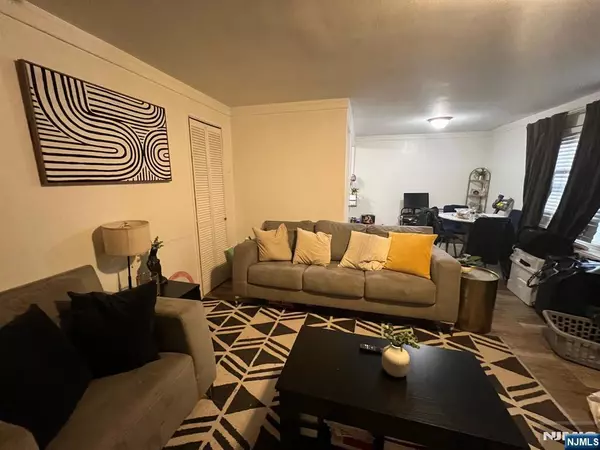 Fort Lee, NJ 07024,2197 Center AVE #197B