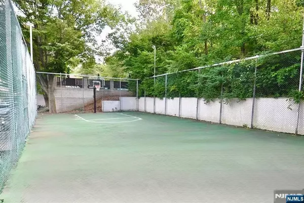 West Orange, NJ 07052,149 Marion DR