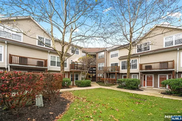 Fort Lee, NJ 07024,1420 Westgate DR