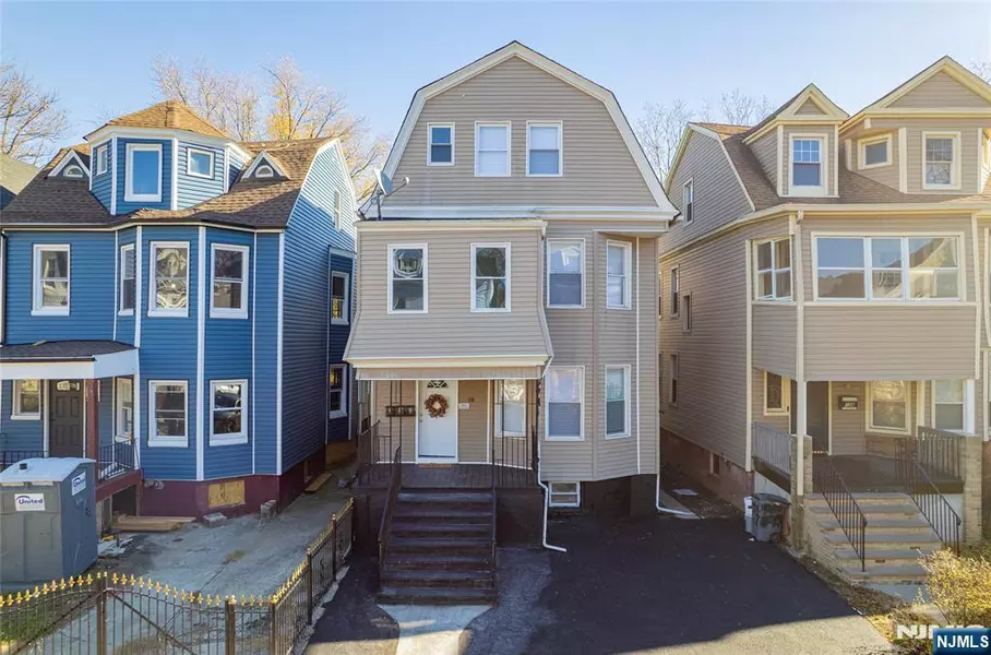 110 17th ST, East Orange, NJ 07017