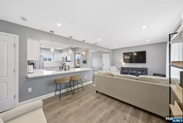 Hackettstown, NJ 07840,102 Sunnyview AVE