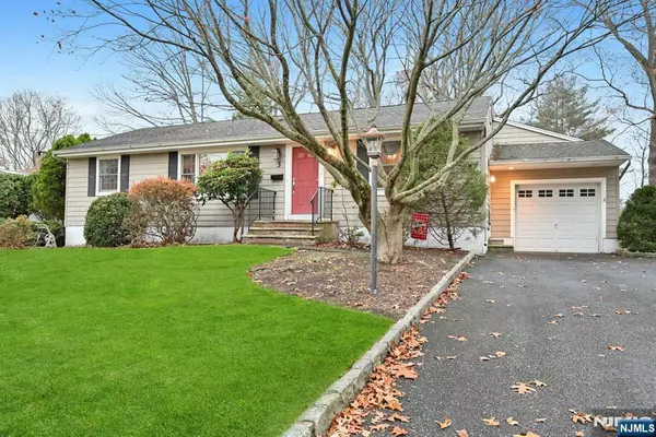 Park Ridge, NJ 07656,3 Hinson PL