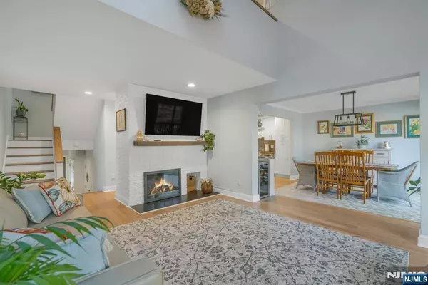 Mahwah, NJ 07430,7 Sandburg CT