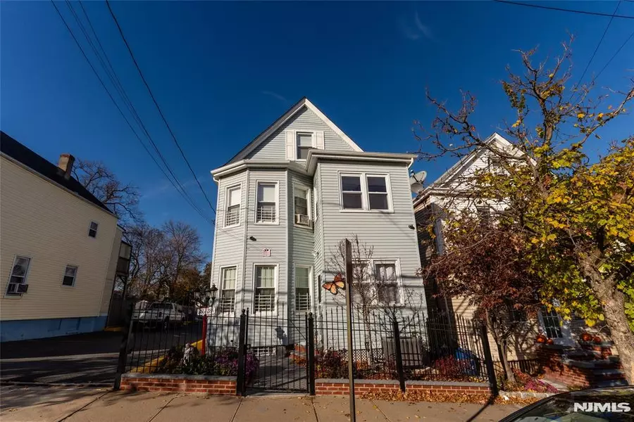 284 Summer ST, Passaic, NJ 07055
