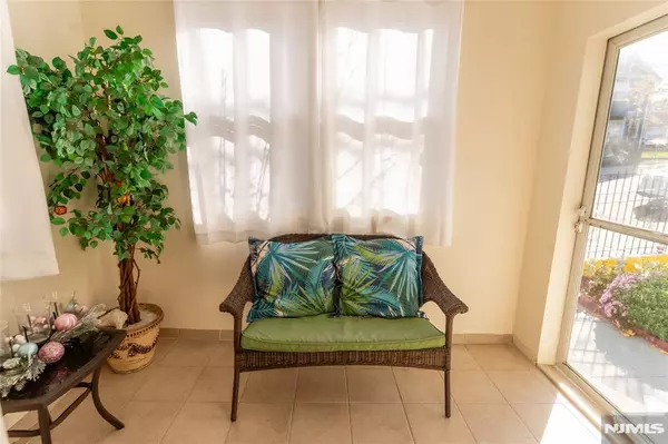 Passaic, NJ 07055,284 Summer ST