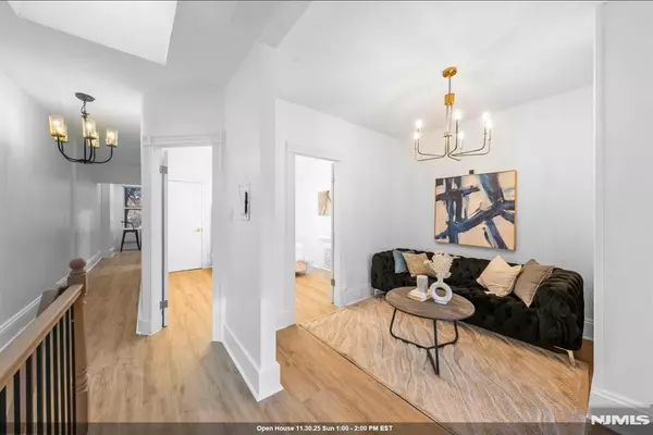 64 Oak ST, Jersey City, NJ 07304