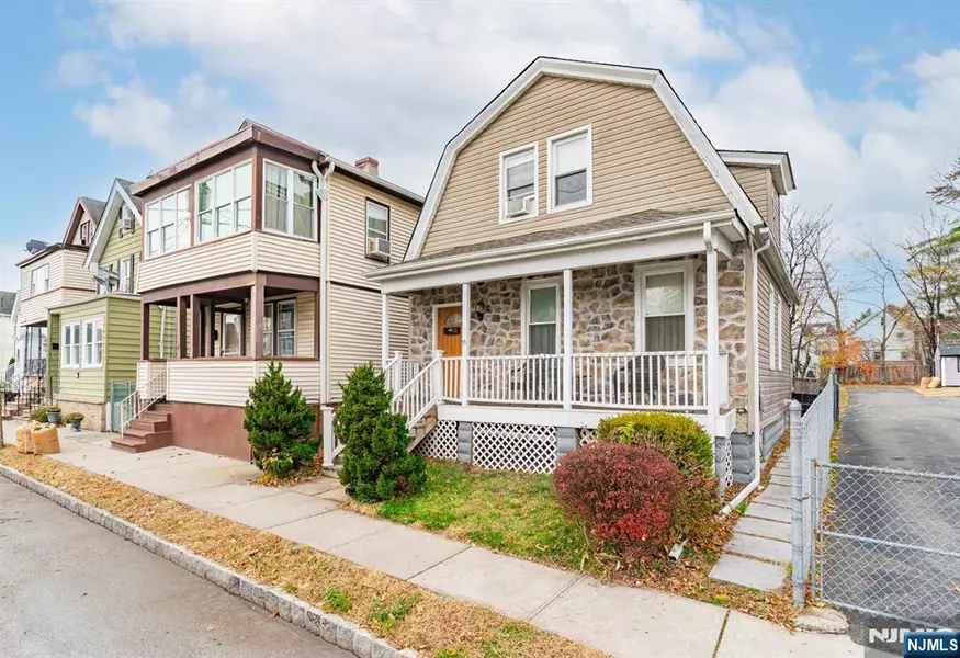 11 Meade ST, West Orange, NJ 07052