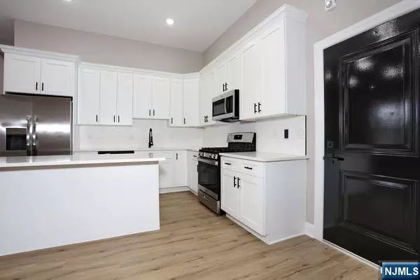 Lodi, NJ 07644,385 Passaic AVE #6