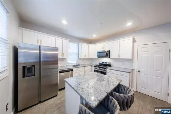 East Orange, NJ 07018,8 Tremont AVE