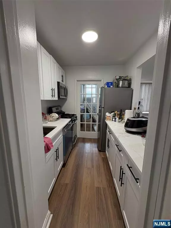 Fort Lee, NJ 07024,2160 Center AVE #3S