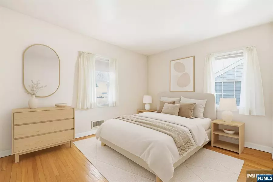 51 Surrey LN, Clifton, NJ 07012