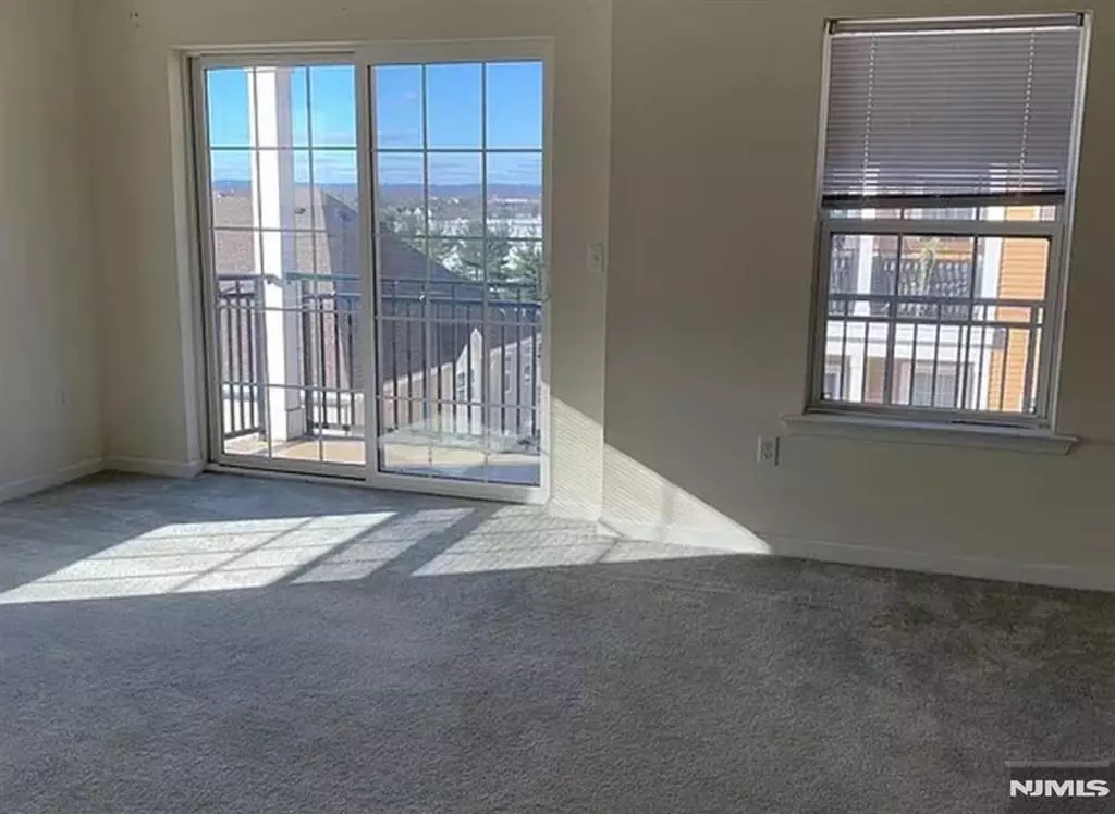 South Plainfield, NJ 07080,542 Celebration WAY #542