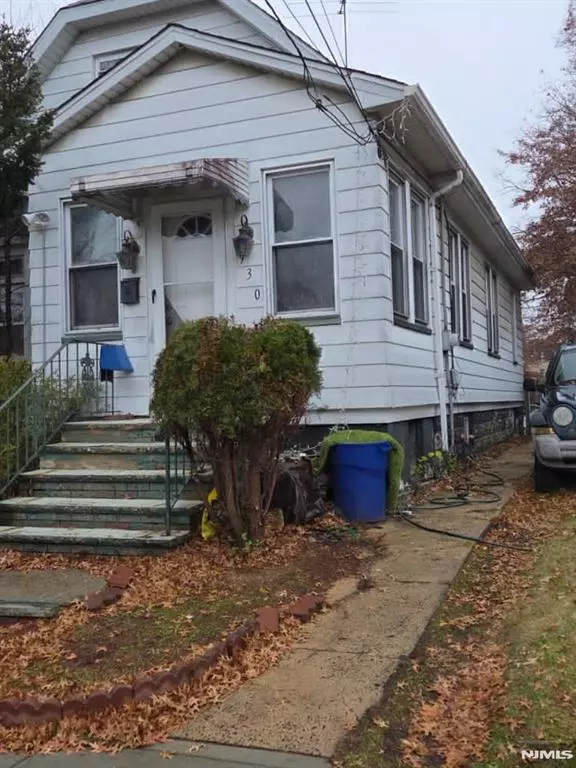 Roselle, NJ 07203,930 Drake AVE