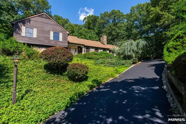 Montville Township, NJ 07045,31 Cheyenne DR