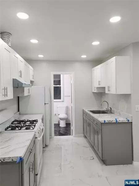 675 Kennedy BLVD, Bayonne, NJ 07002