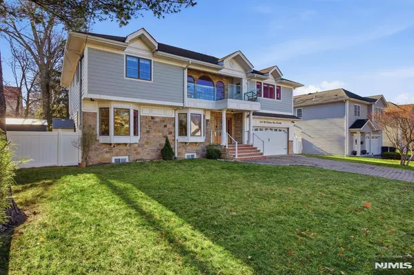 Tenafly, NJ 07670,364 Clinton AVE