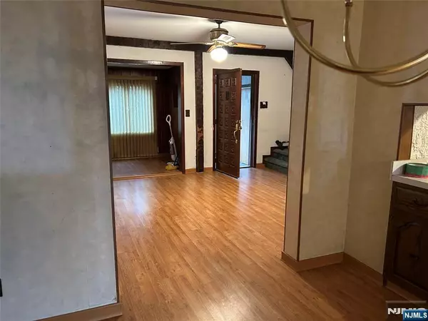 Nutley, NJ 07110,246 Walnut ST