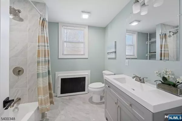 Bloomfield, NJ 07003,48 Spruce ST