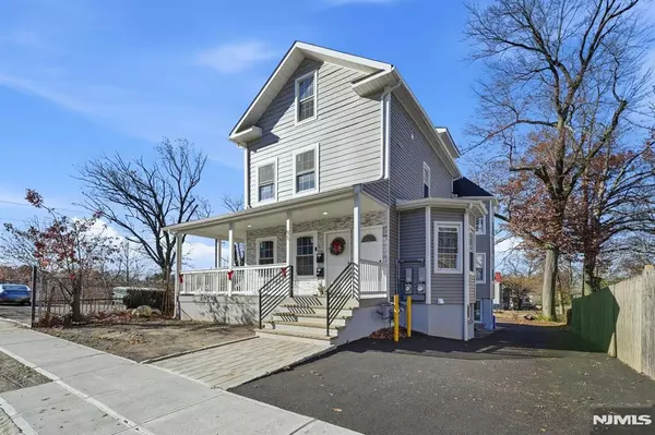 East Orange, NJ 07017,51 Maple AVE