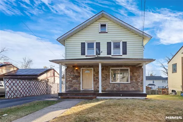 Bergenfield, NJ 07621,109 Luke AVE