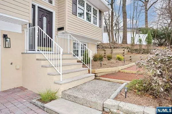 Westwood, NJ 07675,685 Center AVE