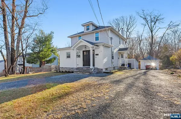 Park Ridge, NJ 07656,17 Lakeview AVE