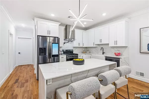 Jersey City, NJ 07307,865 Summit AVE #1